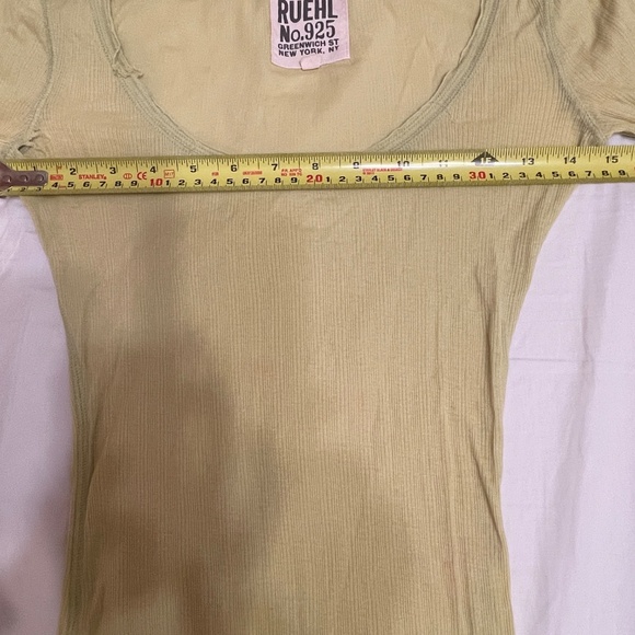 Ruehl No. 925 green layering Stretch Top XS vintage Long Sleeve  Scoop neck - Picture 7 of 9